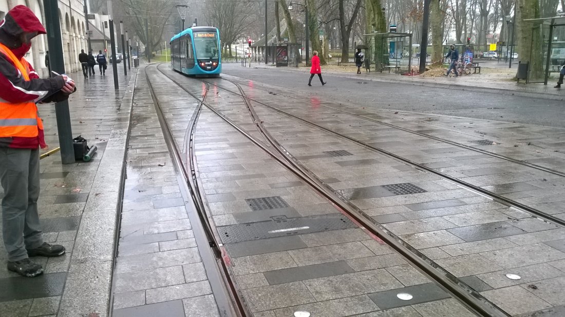 Tram de Besançon - établissement de l'état « zéro » des voies ferrées du réseau - 2013