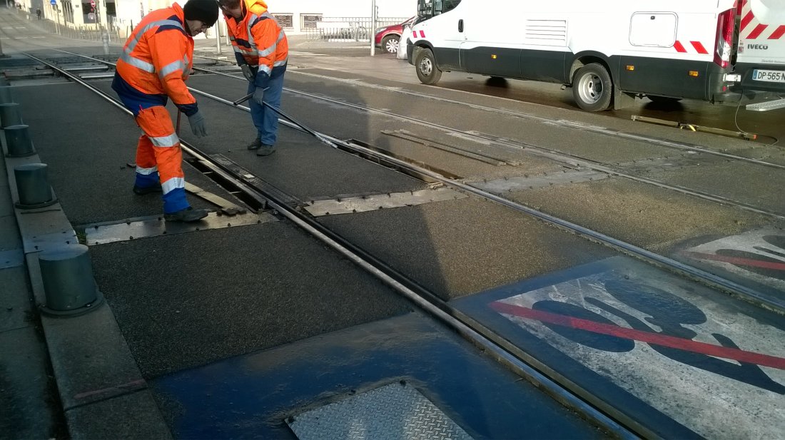 Tram de Lyon - Analyse des fiches d'investissement pour la voie ferrée - 2015